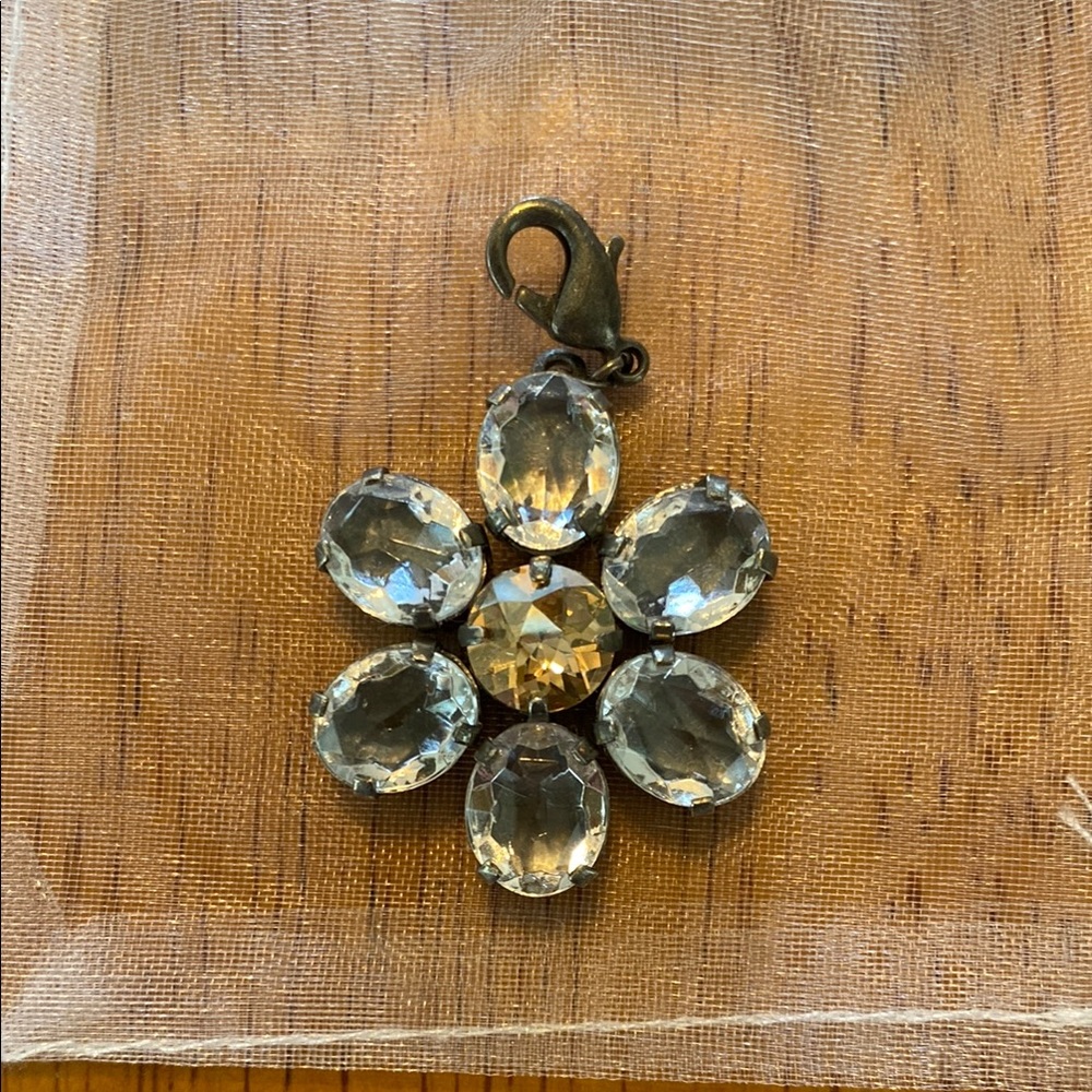 Sabika Daisy Pendant with clear and gold Swarovski crystals